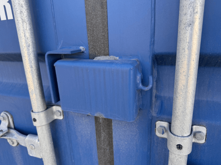 20 x 8 x 8.5 new shipping/storage container - Image 6