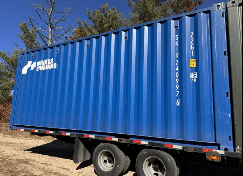 20 x 8 x 8.5 new shipping/storage container - Image 7