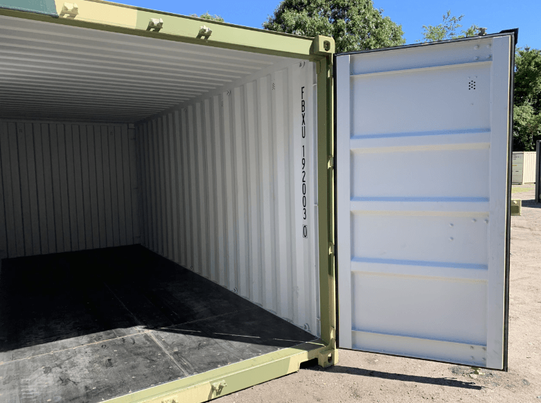 20 x 8 x 8.5 new camo shipping/storage container - Image 9